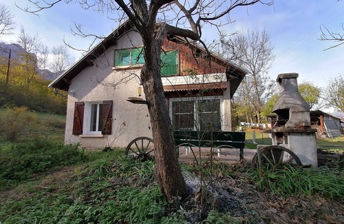 Aubessagne House | House with large plot and mountain views