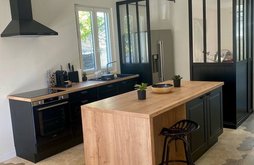 Saint Maurice House | House with pool and garden in a quiet town