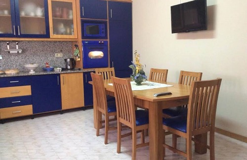 Paredes de Viadores House | house with pool for 10 people