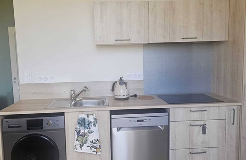 Les Montils Bed & Breakfast | House with private spa, wood stove and swimming pool: domaine de la Moyendrie