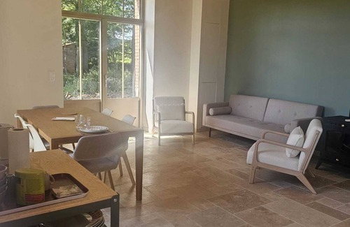 Les Montils Bed & Breakfast | House with private spa, wood stove and swimming pool: domaine de la Moyendrie