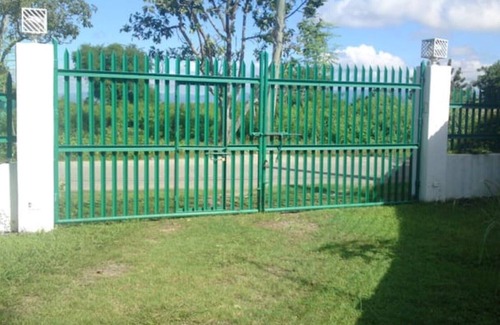 Lapu-Lapu House | House with private pool and extensive garden