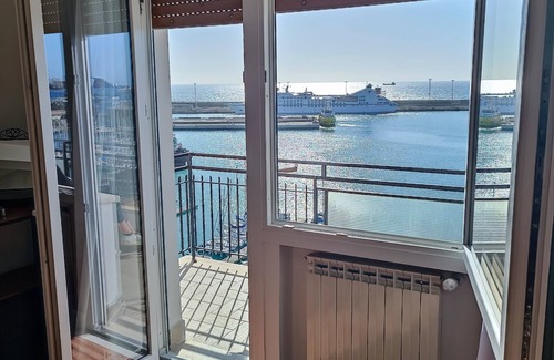 Civitavecchia House | House with spectacular views of Civitavecchia harbor