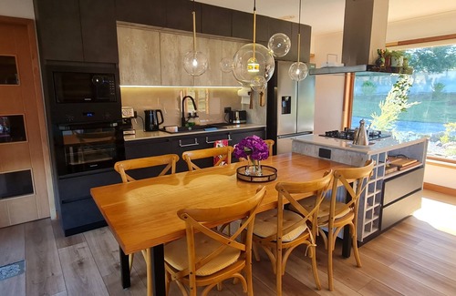 Villarrica House | House with Volcano and Lake View (JW)