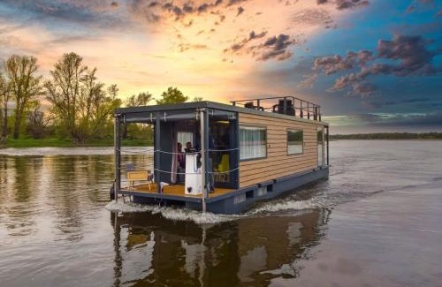 Tarnobrzeg Boat Rental | Houseboat - dom na wodzie