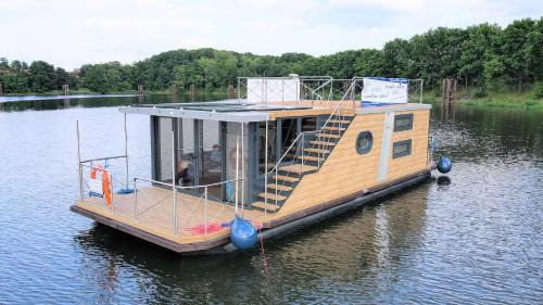 Uraz Boat Rental | Houseboat Water King apartament pływający dom na wodzie łódź Hausboot 7 os