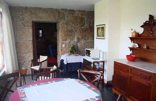 Molares Cottage | "Houses of Eido" - Casa do Eido and the widow, old caretaker houses recovered