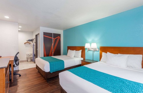 National City Hotel | Howard Johnson by Wyndham National City/San Diego South