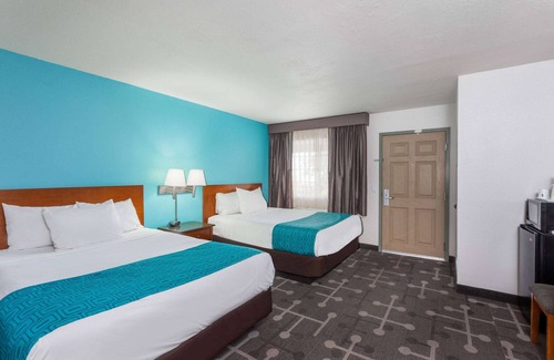 National City Hotel | Howard Johnson by Wyndham National City/San Diego South
