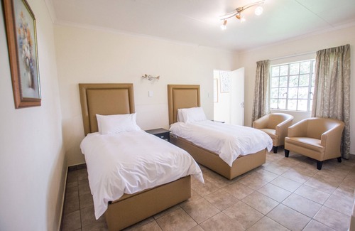 eNtokozweni Cabin | Hoyo Hoyo Machadostud Lodge