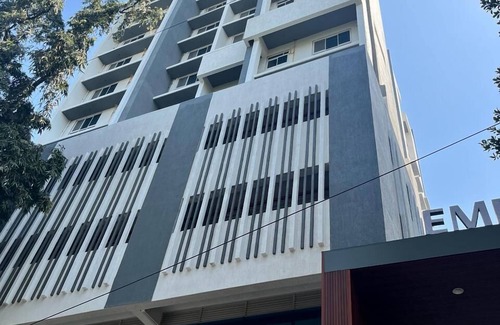 Goregaon East Apartment | Hsquare Service Apartment Goregaon