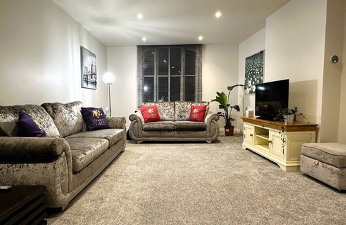 Oakham Condo | Hudson Apartment, Oakham Centre by Belmont Places