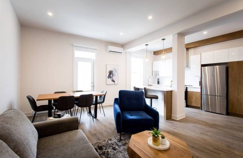 Mile End Apartment | Huge 2 Bdr with Balcony in Mile End by Denstays