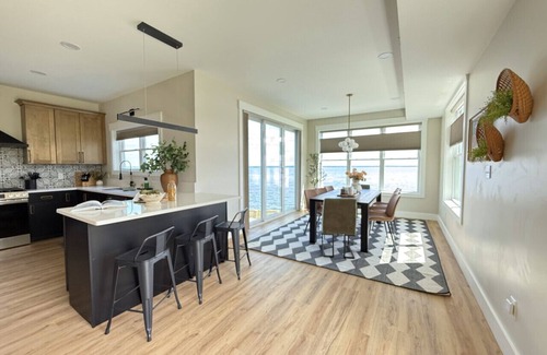 Cicero Apartment | Huge 6BR Oneida Lakefront Retreat - Sleeps 20!