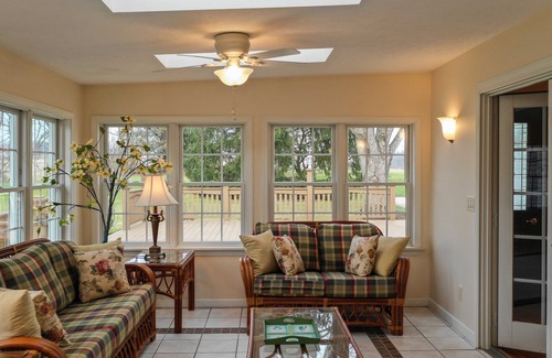 Fredericksburg House | Huge 7000 sq ft villa in the heart of Ohio`s amish country