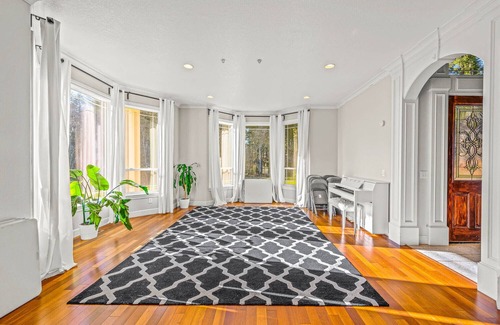 Washougal House | Huge home on 10 acres with Hot tub/Sauna & Privacy