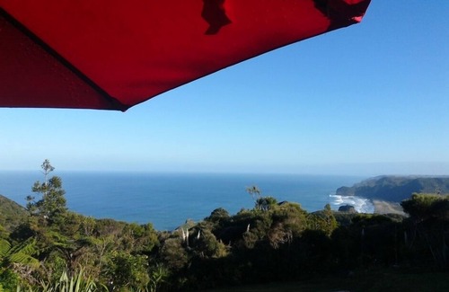 New Lynn Cottage | Huge ocean views and west coast vistas