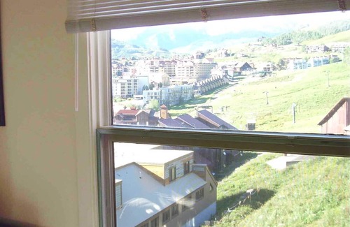 Crested Butte Condo | Huge Ski in Out Condo 4 Bdrm +Loft - Views! BBQ in Summer