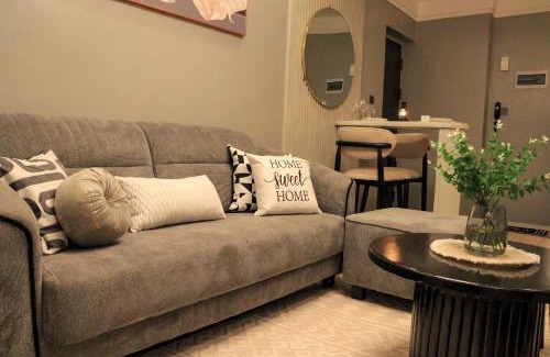 Thompson Estate Apartment | Hughesy haven