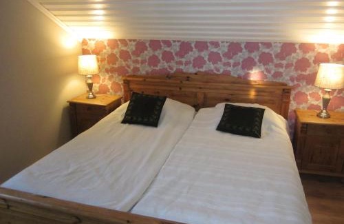 Kumla Villa | Huldas gård villa med självhushåll