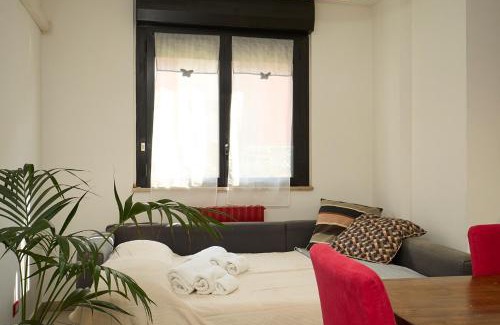 Milan Apartment | Humanitas House - 20 Minutes from DUOMO - Navigli
