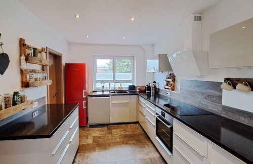 Tettnang Apartment | Hundefreundliche Fewo in der Hopfenregion & 15 Minuten zum Bodensee