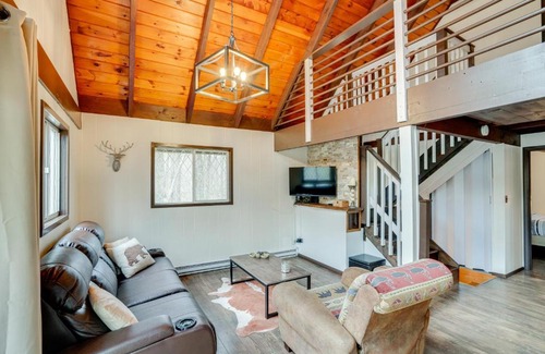 Hunter House | Hunter Mountain Home with Game Room 1 Mi to Skiing!