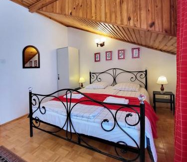 Wlochy Bed & Breakfast | HUSARSKA 60