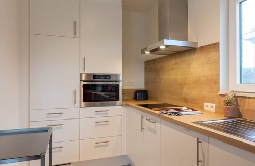 Raversijde Villa | Huswell - Spacious getaway close to the beach and airport