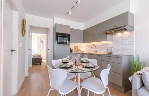 Heist Apartment | Huswell - Stunning Seafront Apartment in Prime Location