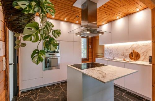 Knesselare Ski Chalet | Huswell - Tranquil retreat, cozy chalet in the heart of Urse