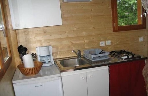 Ecole Ski Chalet | Hut perched on the edge of one of the most beautiful animal reserve in France