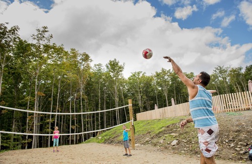 Sutton Ski Chalet | Huttopia Sutton