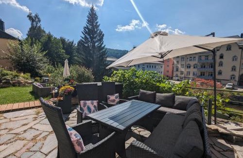 Sebnitz Apartment | HW2B - Urlaubsmagie - Wohlfühlwohnung mit Balkon, Pool, Sauna & Terrasse