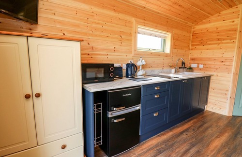 Llandrindod Wells Cottage | HWYL, romantic, character holiday cottage in Llandrindod Wells