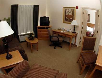 Southeast Colorado Springs Hotel | Hyatt House Colorado Springs Airport