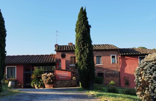 Montecarlo Other | Hydrangea room, 5 minutes from the medieval village of Monte Carlo