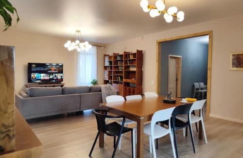 Besqaynar House | HYGGE HOME уютный коттедж с террасой и баней для проживания нескольких семей