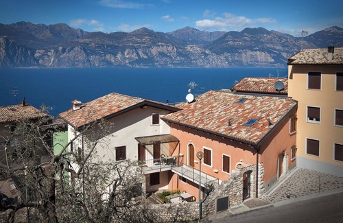 Cassone Apartment | hygiene house, Casa Higieia - Appartamento nel centro storico di Cassone