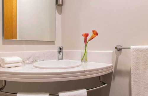 Al Muntazah Hotel | Ibis Doha