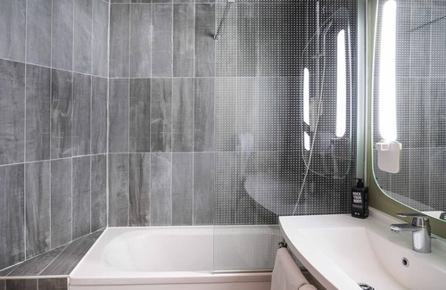 Saint-Gratien Hotel | ibis Saint Gratien