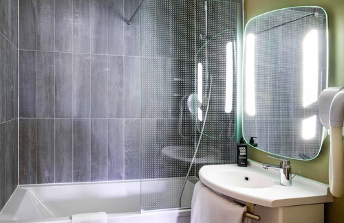 Saint-Gratien Hotel | ibis Saint Gratien