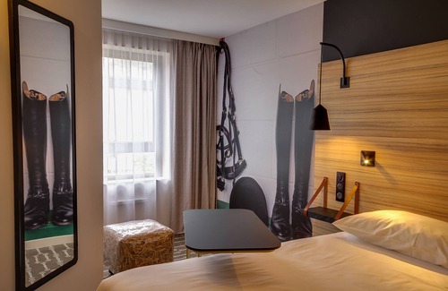 Laval Hotel | ibis Styles Laval Centre Gare