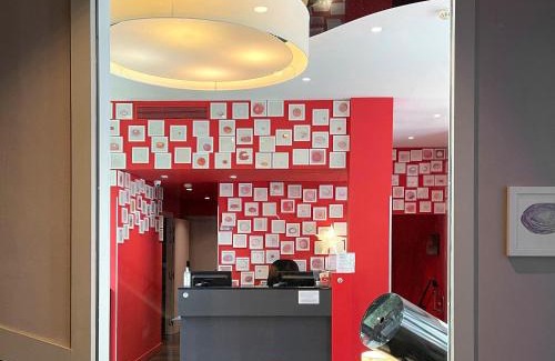 Gambetta Hotel | ibis Styles Paris La Défense Courbevoie