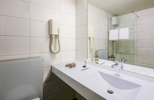 Horgen District Hotel | ibis Zurich Adliswil