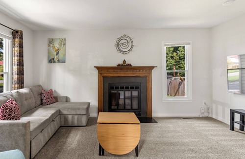 Chesterfield House | Ideal for extended stays, entire house with 3 bedroom, office and two full baths