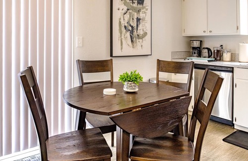 Morningside Apartment | Ideal for longer stays - quiet neighborhood - clean, safe and comfortable.