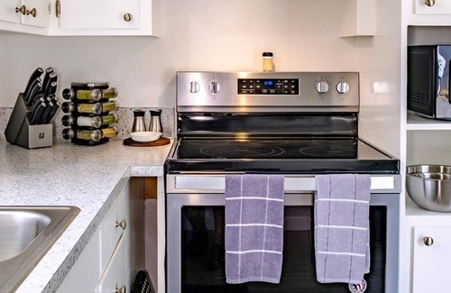 Morningside Apartment | Ideal for longer stays - quiet neighborhood - clean, safe and comfortable.