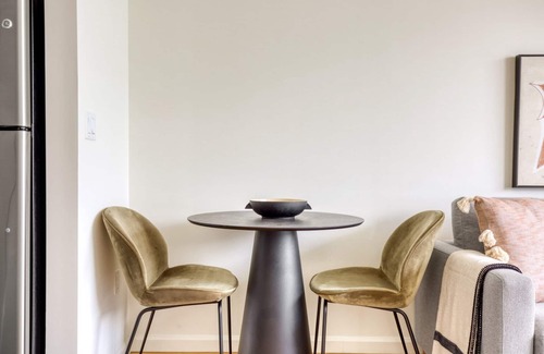 Hunters Point Apartment | Ideal LIC 1BR w/W/D, Elevator & Doorman, near East River, by Blueground