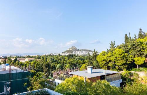 Mets Apartment | Ideal Maisonette next to Kallimarmaro Stadium